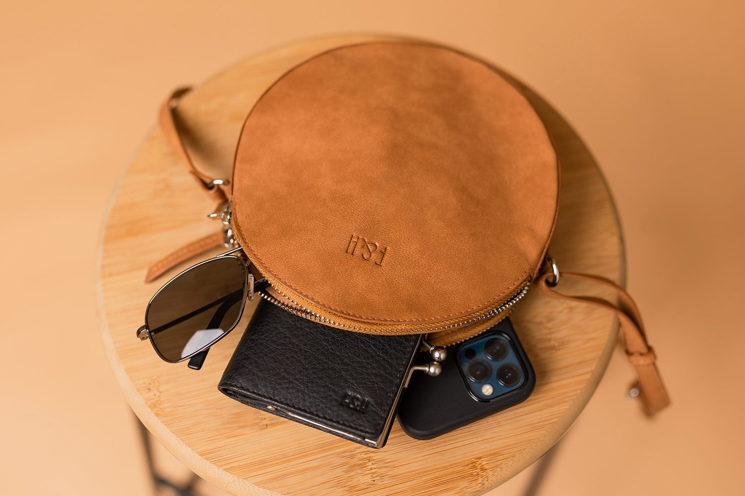 FLORES fullmoon 'brown' Fitz Huxley